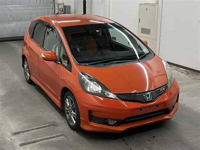 10155 HONDA FIT GE8 2011 г. (MIRIVE Saitama)