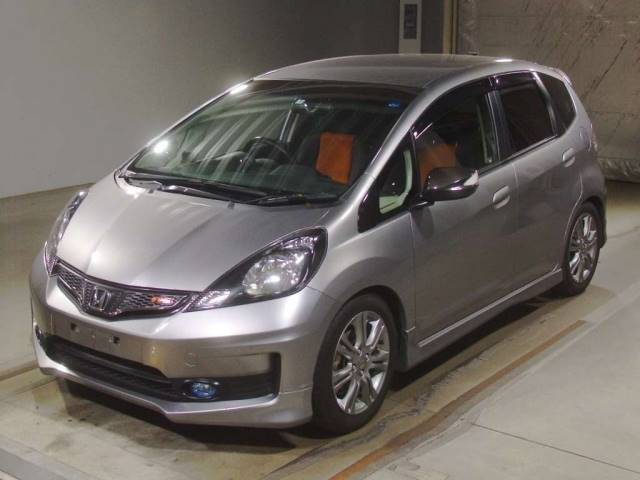 33029 HONDA FIT GE8 2011 г. (TAA Kinki)