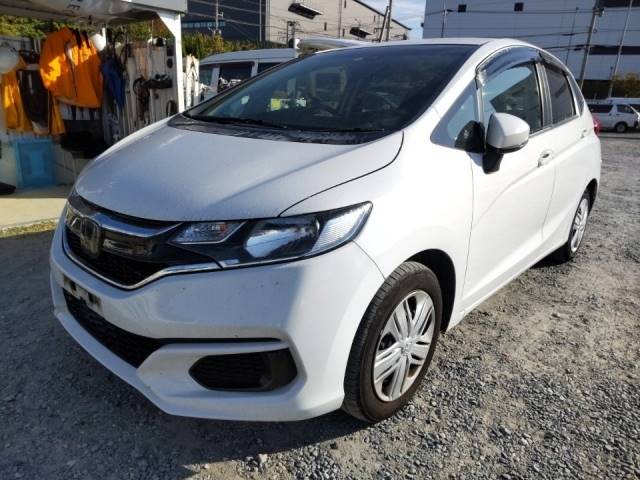 4733 HONDA FIT GK3 2018 г. (LUM Fukuoka Nyusatsu)