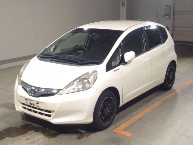 6085 HONDA FIT GP1 2012 г. (TAA Minami Kyushu)