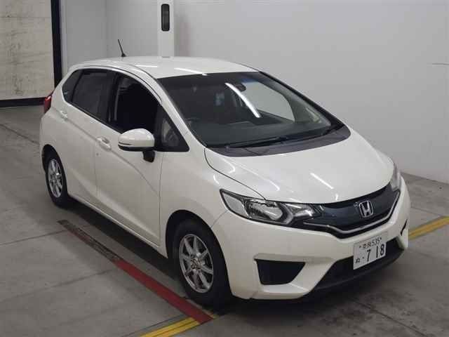 30353 HONDA FIT GK3 2013 г. (MIRIVE Osaka)