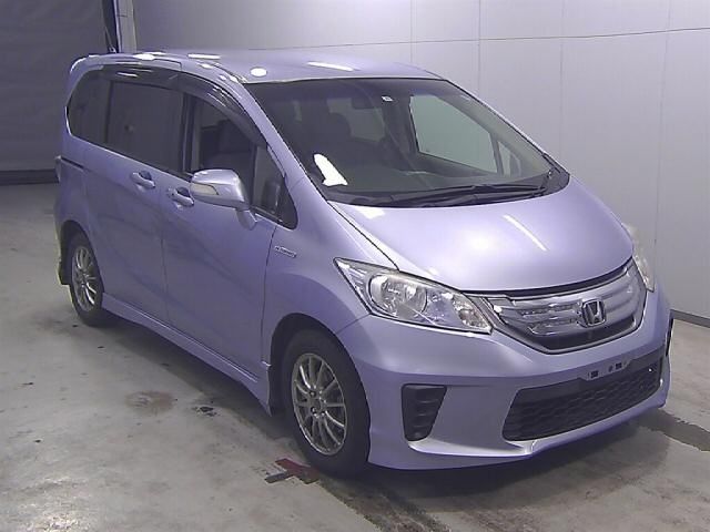 10008 HONDA FREED GP3 2011 г. (Honda Tokyo)