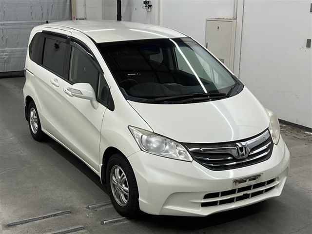 10099 HONDA FREED GB3 2012 г. (MIRIVE Saitama)