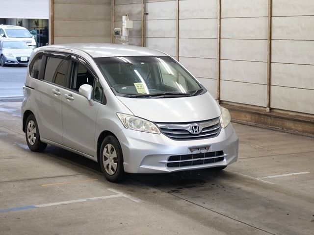 2657 HONDA FREED GB3 2012 г. (ARAI Bayside)