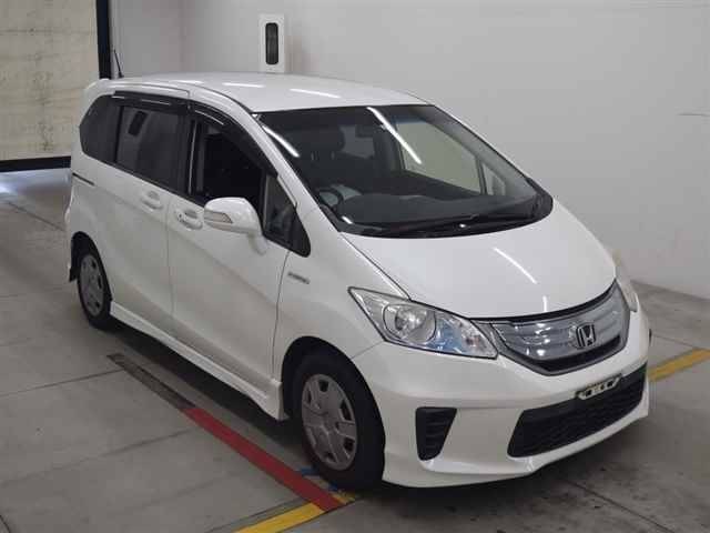 30258 HONDA FREED GP3 2013 г. (MIRIVE Osaka)