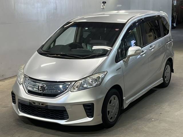 4113 HONDA FREED GP3 2013 г. (KCAA Fukuoka)