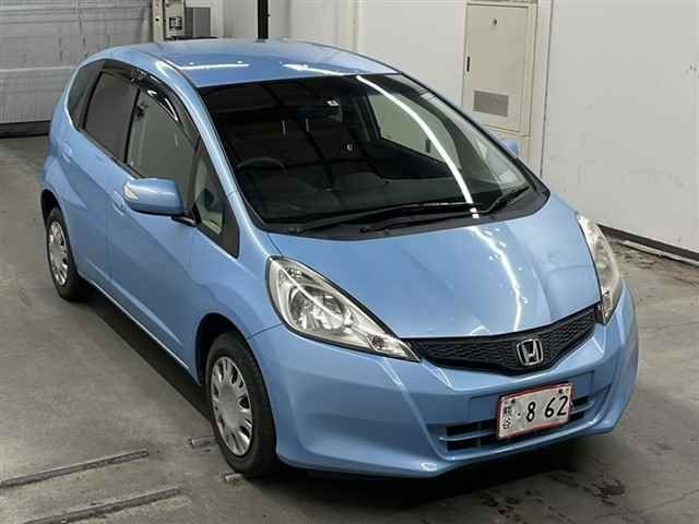 10004 Honda Fit GE6 2013 г. (MIRIVE Saitama)