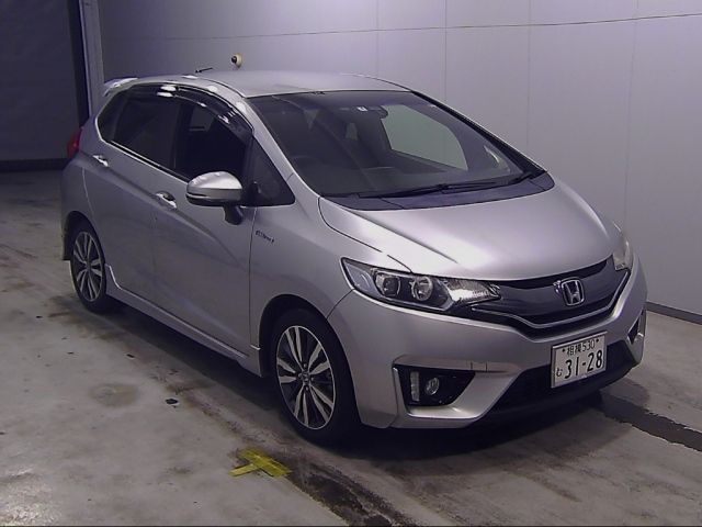 10252 Honda Fit GP5 2015 г. (Honda Tokyo)