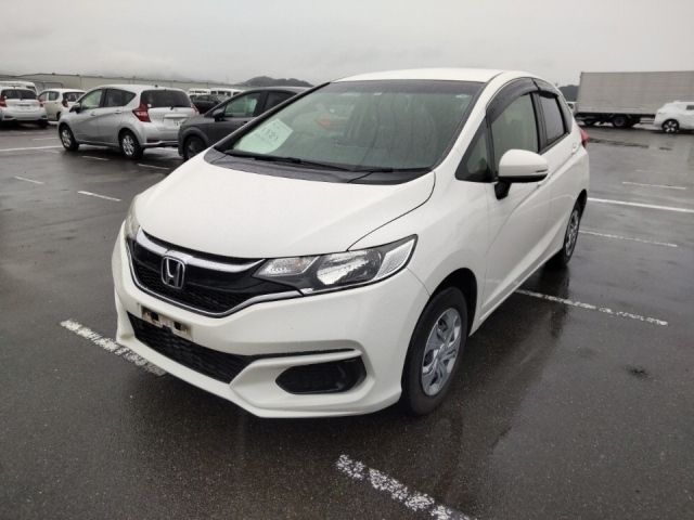 1121 Honda Fit GK3 2018 г. (LUM Fukuoka Nyusatsu)