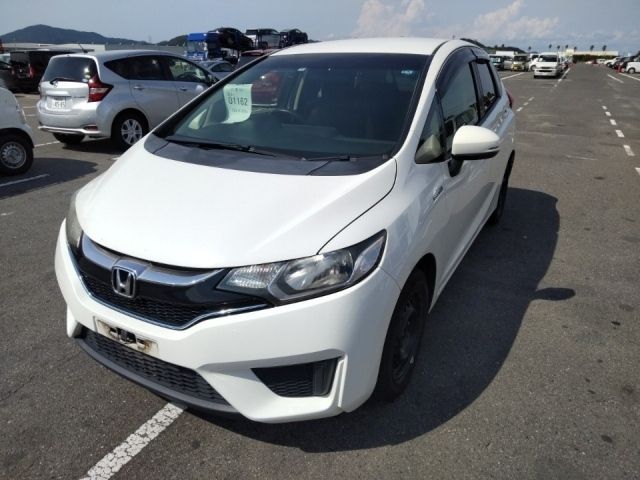 1162 Honda Fit GP5 2016 г. (LUM Fukuoka Nyusatsu)