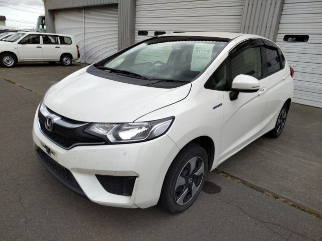 1323 Honda Fit GP6 2016 г. (LUM Hokkaido Nyusatsu)