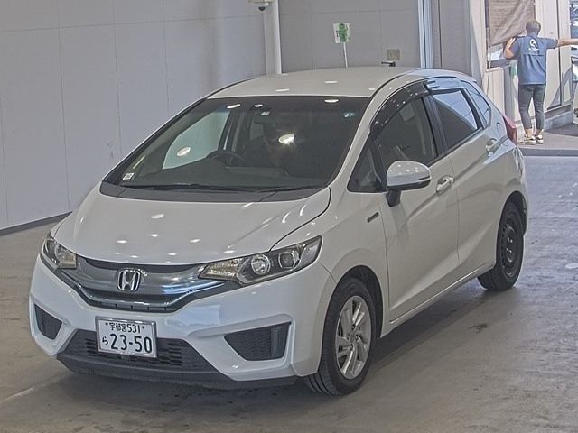 1811 Honda Fit GP5 2015 г. (ARAI Oyama)