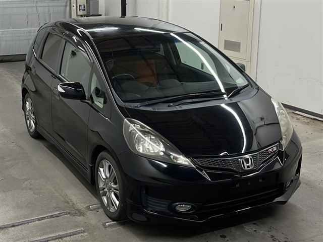 20015 Honda Fit GE8 2011 г. (MIRIVE Saitama)