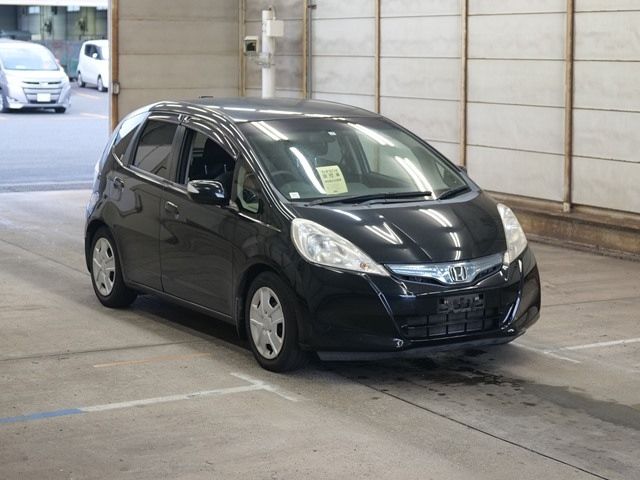 2811 Honda Fit GP1 2011 г. (ARAI Bayside)