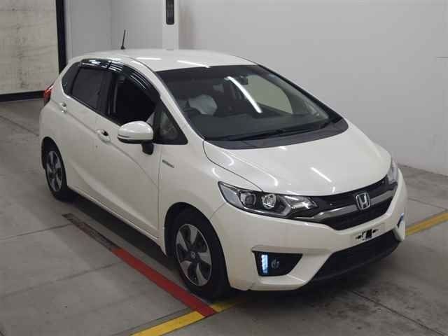 30077 Honda Fit GP5 2016 г. (MIRIVE Osaka)