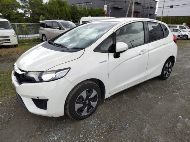 3031 Honda Fit GP5 2016 г. (LUM Fukuoka Nyusatsu)