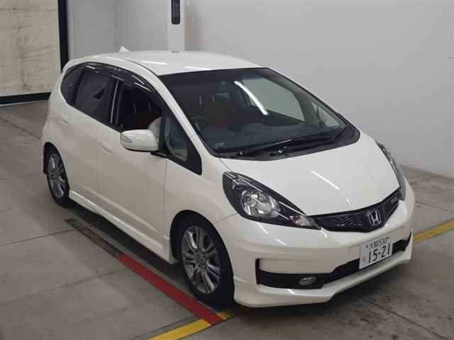 30394 Honda Fit GE8 2011 г. (MIRIVE Osaka)