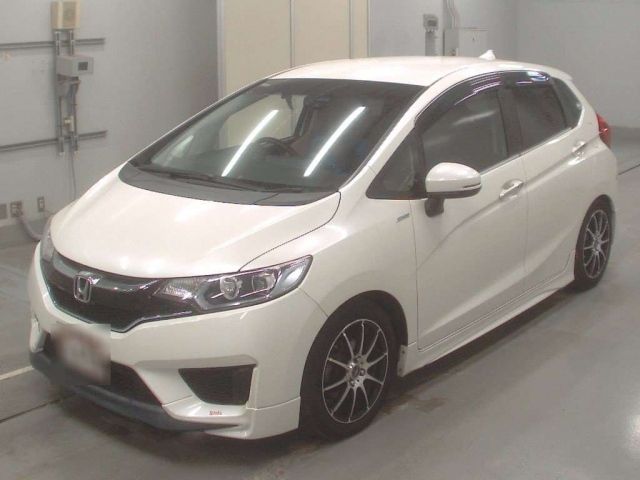 30469 Honda Fit GP5 2015 г. (CAA Tokyo)