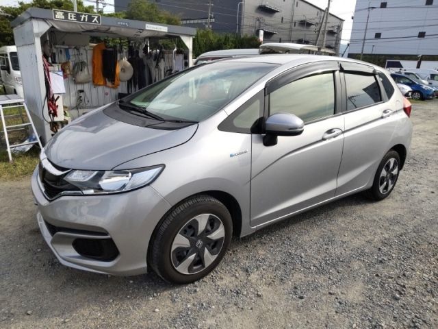 3627 Honda Fit GP5 2017 г. (LUM Fukuoka Nyusatsu)