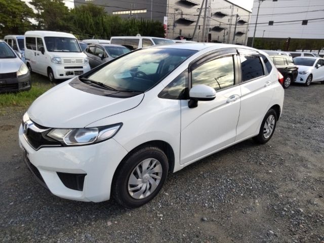 3793 Honda Fit GK3 2017 г. (LUM Fukuoka Nyusatsu)