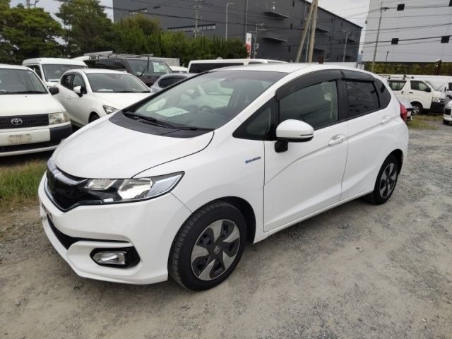 4229 Honda Fit GP5 2018 г. (LUM Fukuoka Nyusatsu)