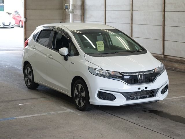 5567 Honda Fit GP5 2018 г. (ARAI Bayside)