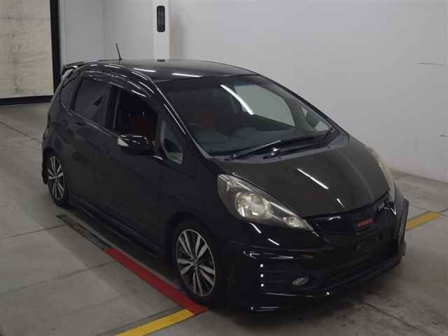 60129 Honda Fit GE8 2011 г. (MIRIVE Osaka)