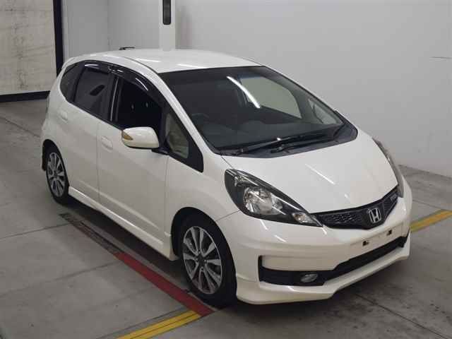 60137 Honda Fit GE8 2012 г. (MIRIVE Osaka)