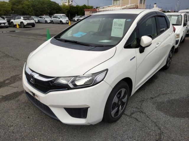 7184 Honda Fit GP5 2016 г. (LUM Kobe Nyusatsu)