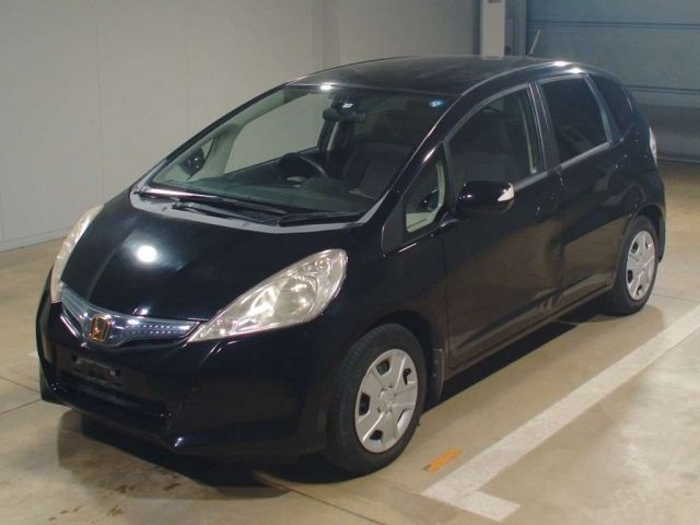 7210 Honda Fit GP1 2011 г. (TAA Kinki)