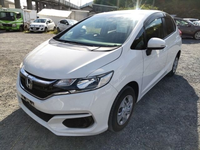 7989 Honda Fit GK3 2017 г. (LUM Kobe Nyusatsu)