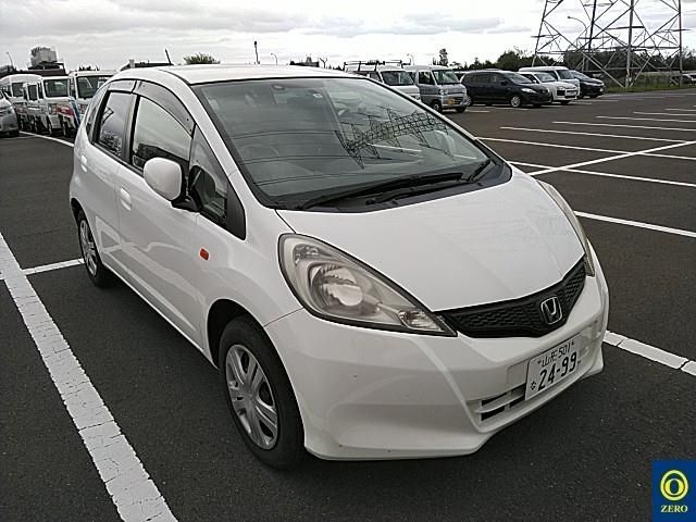 9 Honda Fit GE7 2013 г. (ZERO Sendai)