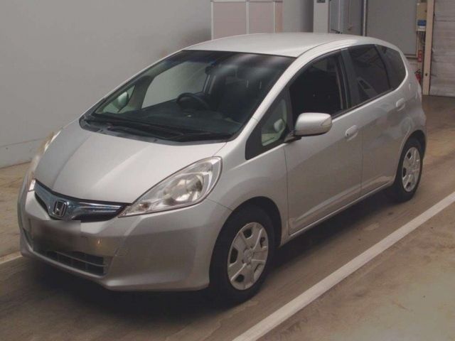 9077 Honda Fit GP1 2011 г. (TAA Kantou)