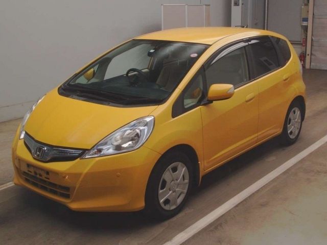 9078 Honda Fit GP1 2011 г. (TAA Kantou)