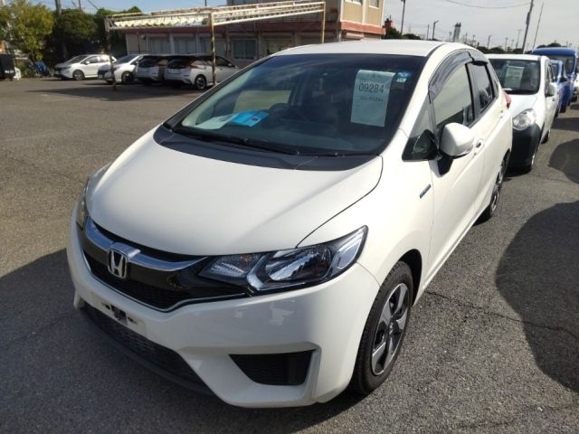 9284 Honda Fit GP5 2016 г. (LUM Kobe Nyusatsu)