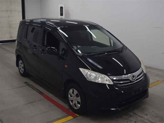 10137 Honda Freed GB3 2013 г. (MIRIVE Osaka)