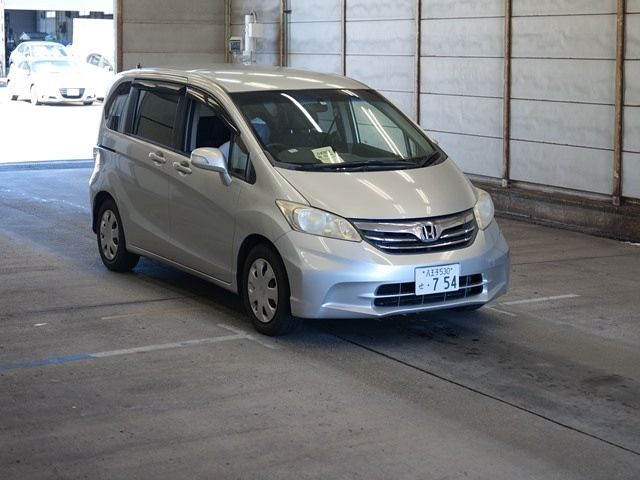 2066 Honda Freed GB3 2013 г. (ARAI Bayside)