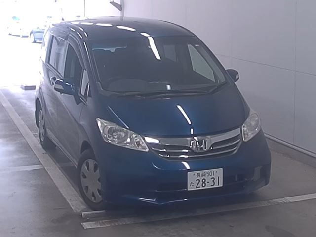 4137 Honda Freed GB3 2013 г. (NAA Fukuoka)