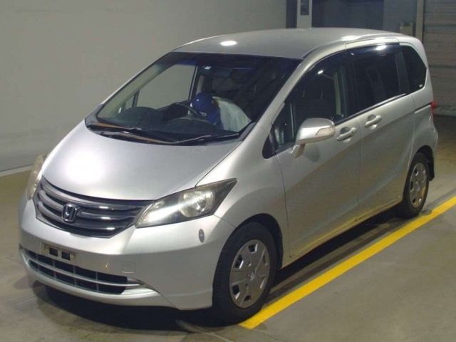 4242 Honda Freed GB3 2011 г. (TAA Yokohama)