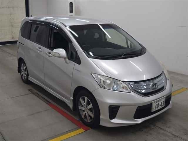 60080 Honda Freed GP3 2013 г. (MIRIVE Osaka)