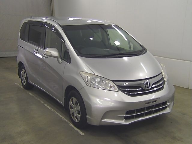 69015 Honda Freed GB3 2013 г. (Honda Kyushu)