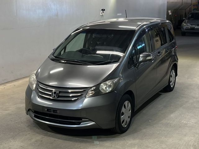 704 Honda Freed GB3 2011 г. (KCAA Fukuoka)