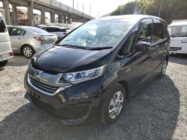 7995 Honda Freed GB7 2017 г. (LUM Kobe Nyusatsu)