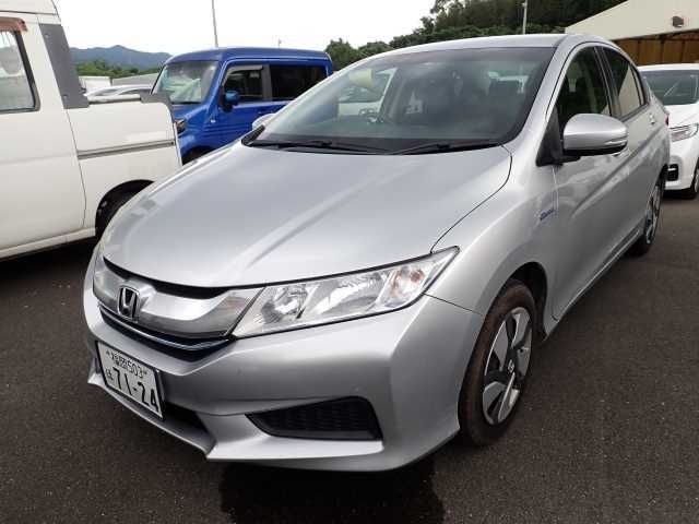 100 Honda Grace GM4 2017 г. (ORIX Fukuoka Nyusatsu)