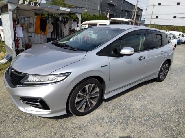 3994 Honda Jade FR4 2018 г. (LUM Fukuoka Nyusatsu)