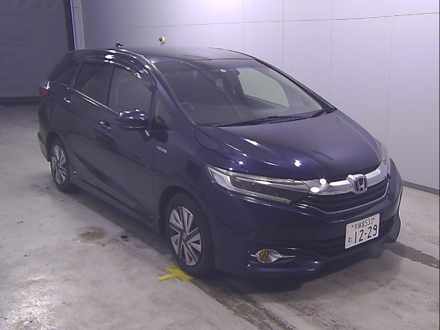 10318 Honda Shuttle GP7 2015 г. (Honda Tokyo)