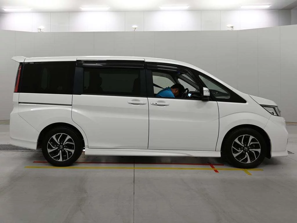 Honda Stepwgn RP3 2019