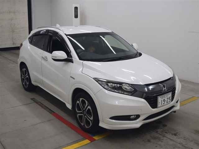 70180 Honda Vezel RU3 2015 г. (MIRIVE Osaka)