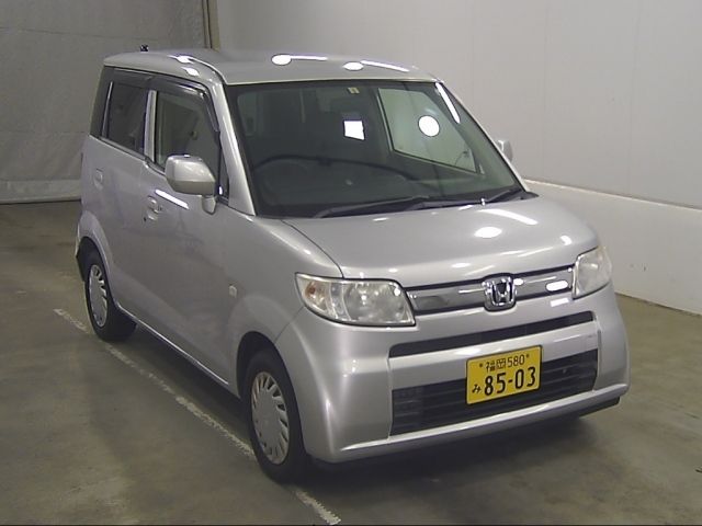 69213 Honda Zest JE1 2011 г. (Honda Kyushu)