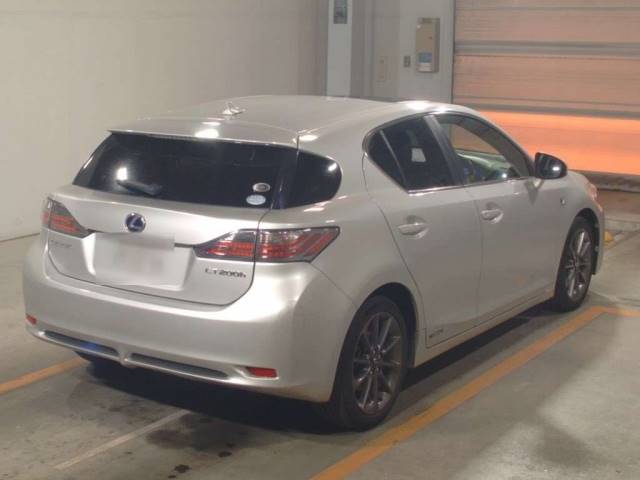 10002 LEXUS CT ZWA10 2011 г. (TAA Minami Kyushu)